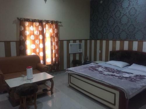 Shri Ram Hotel