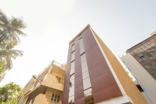 Hotel Oyo 71425 Sai Luxuria