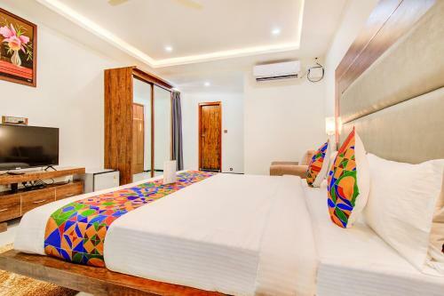 Fabhotel Prime Ivory Pearl II