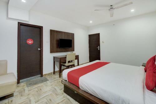 Hotel Oyo 76788 C Square Space