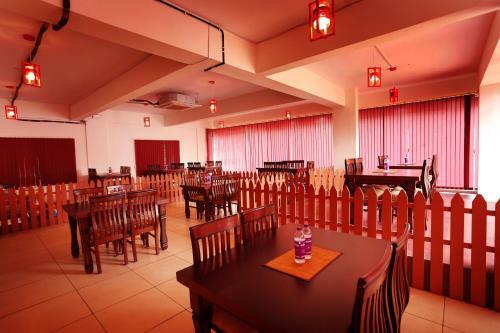 Longmen Hotel