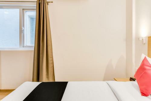 Hotel Capital O 61292 Manyata Royal Sterling
