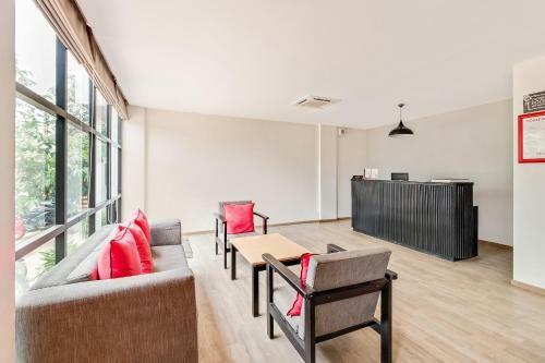 Hotel Capital O 61292 Manyata Royal Sterling