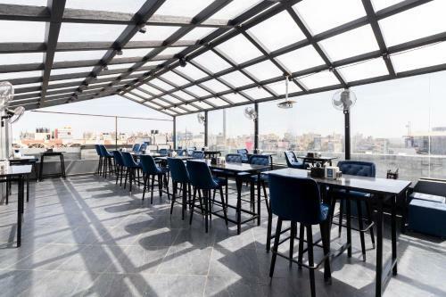 Comet Hotel