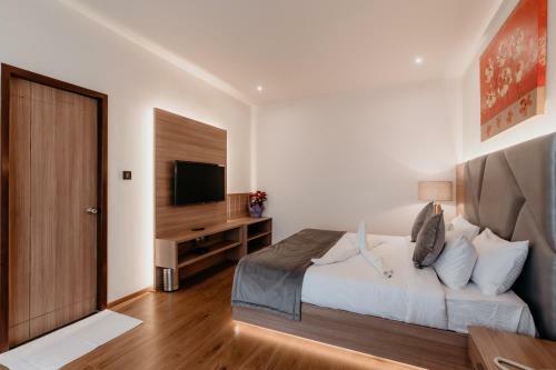 Velvette Hotel