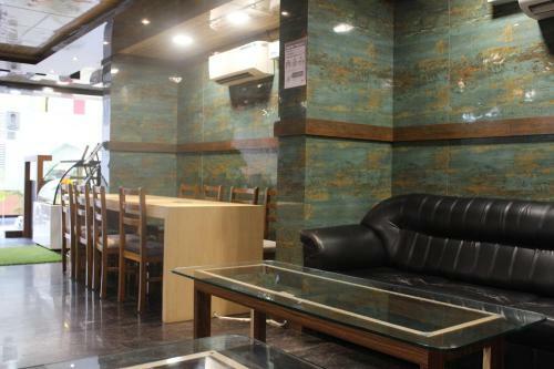 Hotel I Residency