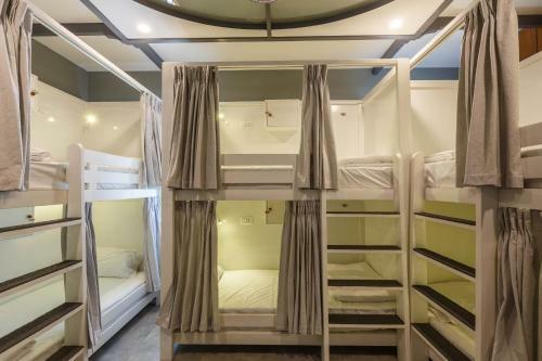 Woke Hostel Indiranagar