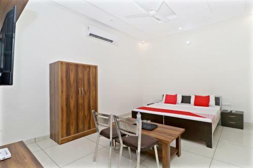 Oyo 22097 Hotel Jd