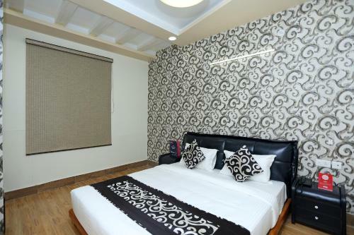 Capital O 16639 Hotel Shri Pushpraj