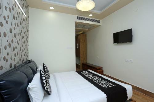 Capital O 16639 Hotel Shri Pushpraj