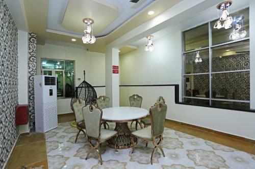 Capital O 16639 Hotel Shri Pushpraj