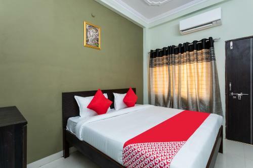 Hotel Oyo 29233 Om Gulmohar Avenue