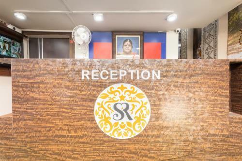 Hotel Oyo 27867 Savitri Regency