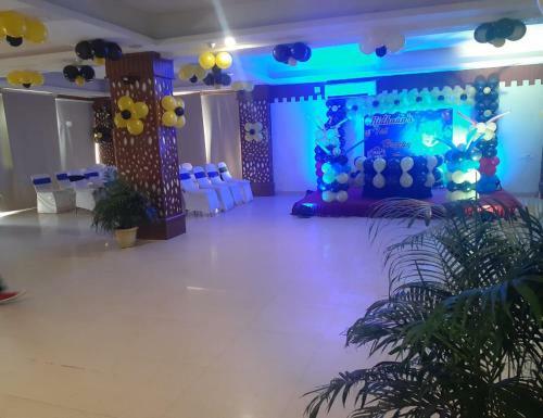 Lal Qila Hotel