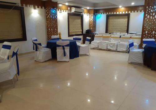 Lal Qila Hotel