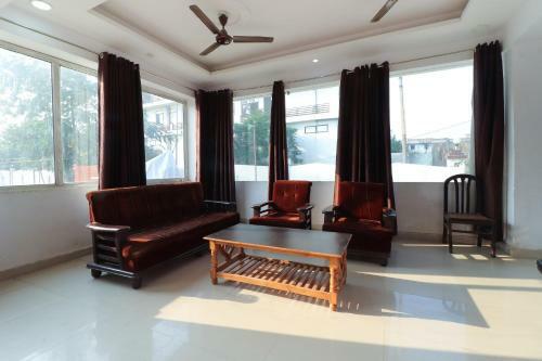 Oyo 45582 Hotel Shri Tirupati