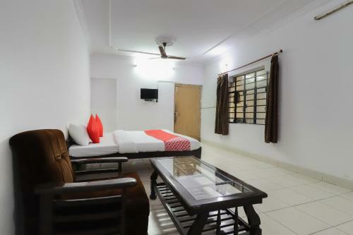 Oyo 45582 Hotel Shri Tirupati