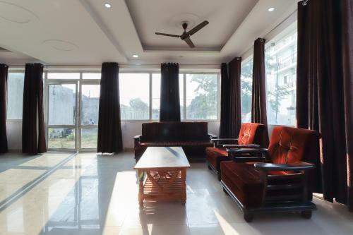 Oyo 45582 Hotel Shri Tirupati