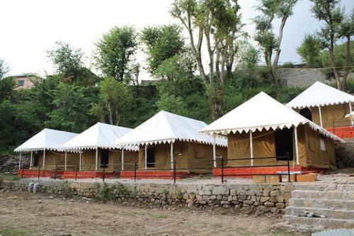 Camp Kasbah, Bir