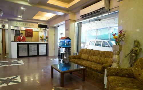 Hotel Collection O 561 Marol Naka Metro Station