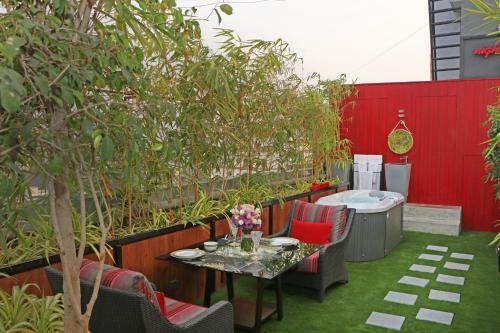 Theory9 Premium Service Apartments Bandra