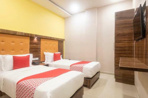 Oyo 30693 Hotel Blue Executive