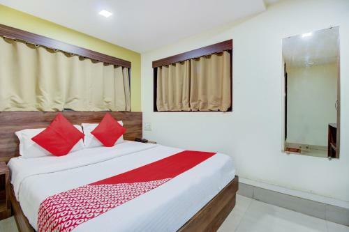 Oyo 77255 Hotel Royal Plaza