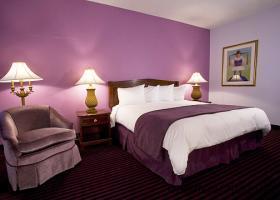 Maison St. Charles Hotel And Suites