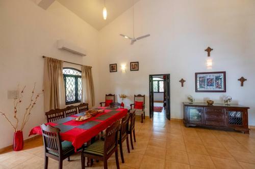 Casa Estrela 4 Bhk Villa Close To Candolim Beach