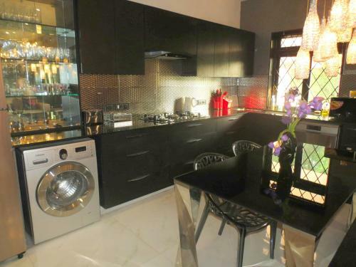 16) Stunning Boutique Feel Serviced Apartment Wifi