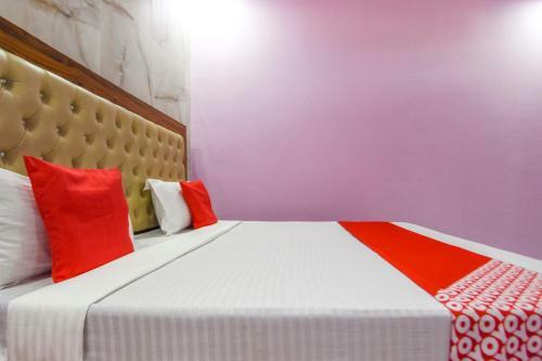 Oyo 48260 Hotel Grand City