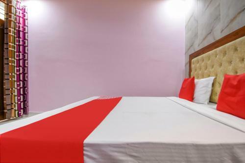 Oyo 48260 Hotel Grand City
