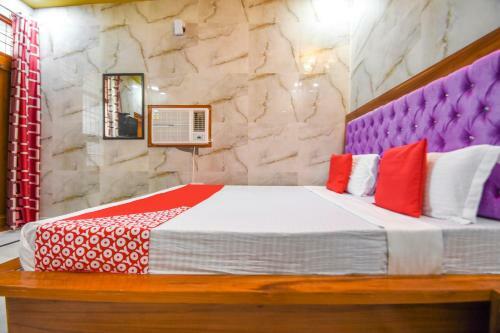 Oyo 48260 Hotel Grand City