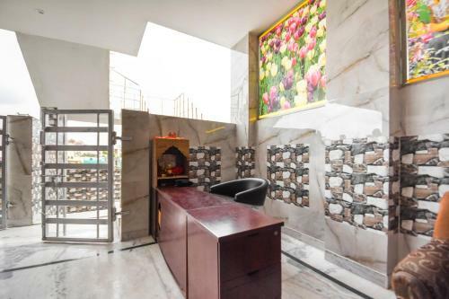 Oyo 48260 Hotel Grand City