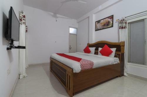 Hotel Oyo 49701 Abhi Residency White House
