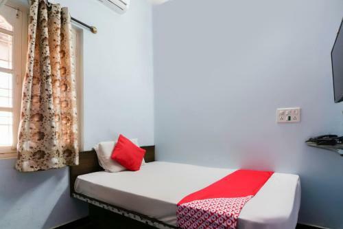 Hotel Oyo 22101 Shree Raksha Comfort