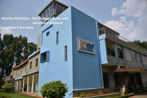 Hotel Oyo 22101 Shree Raksha Comfort