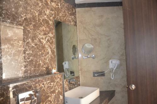 Hotel Atithi Continental