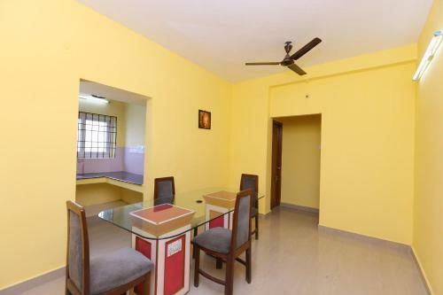 Hotel Oyo 15480 West Wood Residency