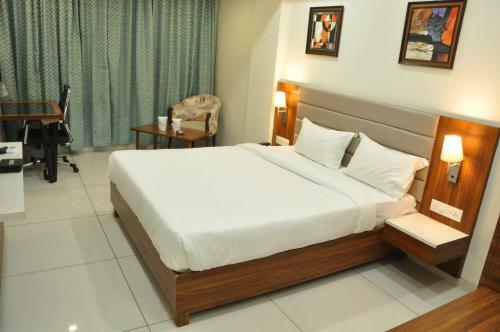 Hotel Sapphire Inn