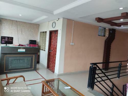 Hotel Aims Residency