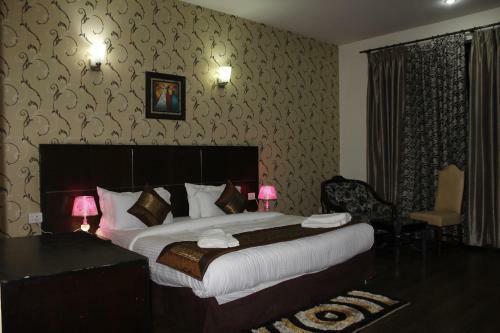 Royal Grand Hotel