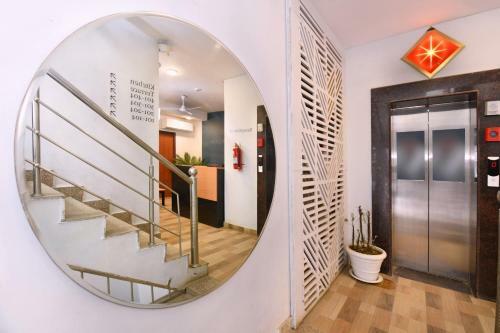Hotel Silverkey Executive Stays 36846 Opposite Phase 3 Metro Station