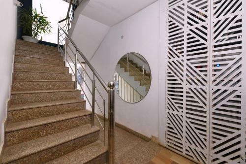 Hotel Silverkey Executive Stays 36846 Opposite Phase 3 Metro Station