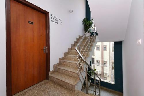 Hotel Silverkey Executive Stays 36846 Opposite Phase 3 Metro Station