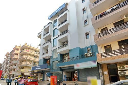 Hotel Silverkey Executive Stays 36846 Opposite Phase 3 Metro Station