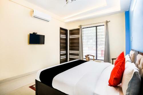 Hotel Capital O 62822 Yuvraj Residency