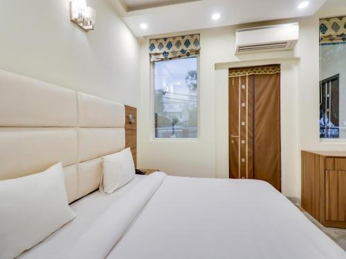 Hotel Oyo 78560 Collection O Siris Road Dlf Phase 3