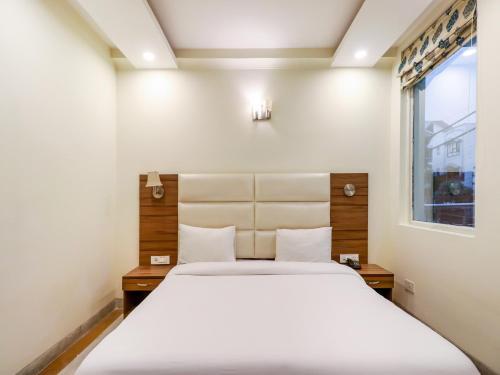 Hotel Oyo 78560 Collection O Siris Road Dlf Phase 3