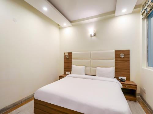 Hotel Oyo 78560 Collection O Siris Road Dlf Phase 3